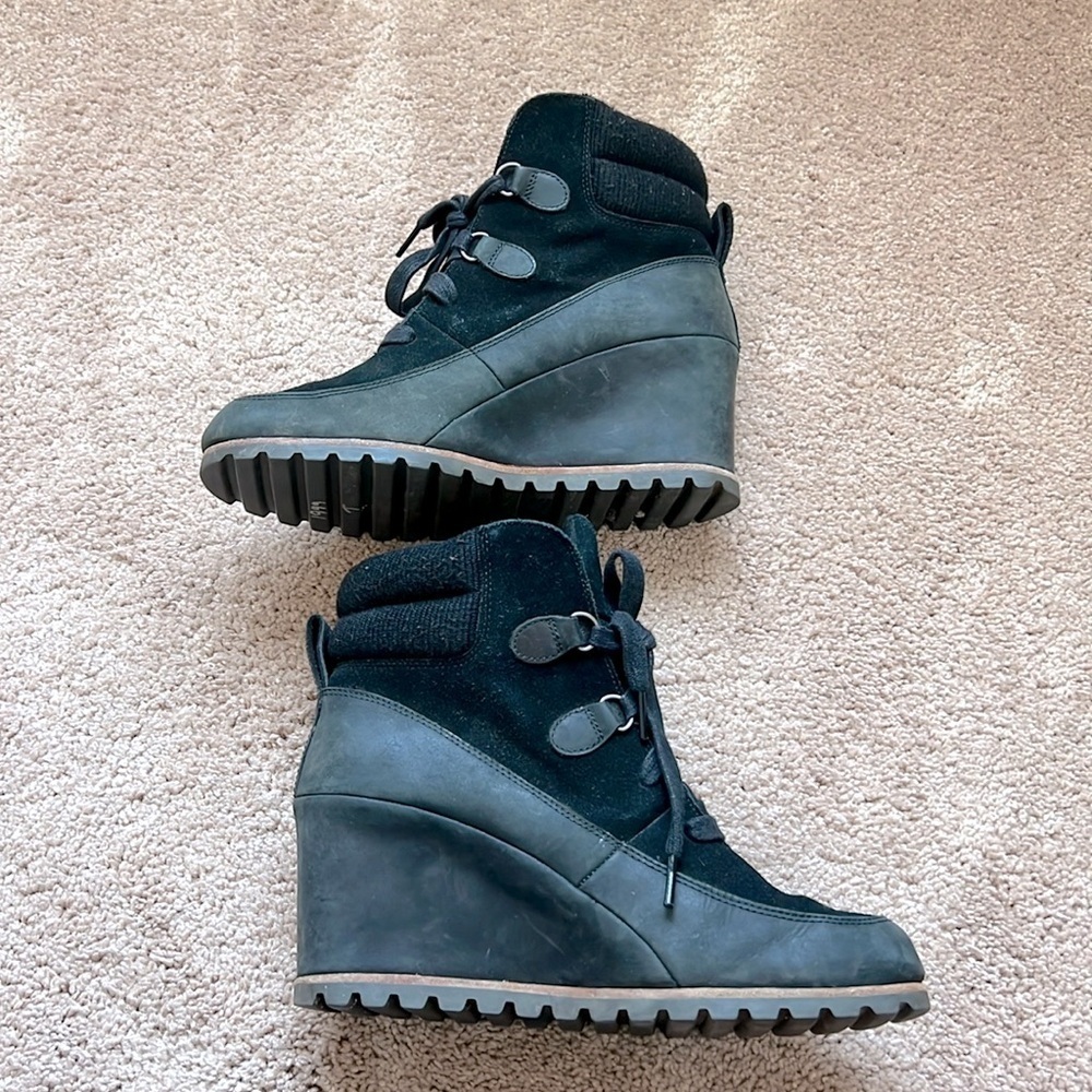 UGG Kriston Leather/Suede Waterproof Wedge Booties